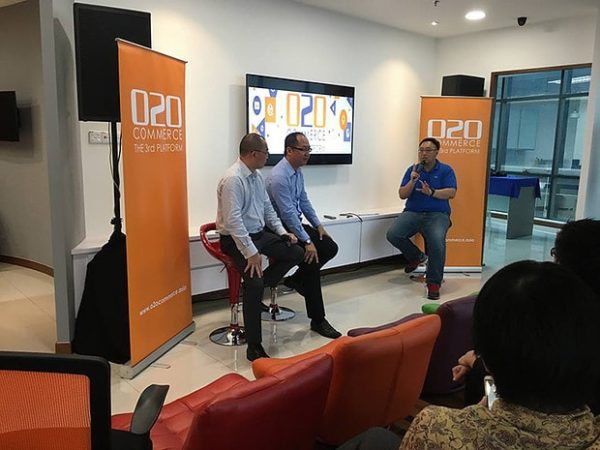 TAK-TIK Visual Solutions create colourful memorable event, visualise O2O commerce launching into 1 big picture